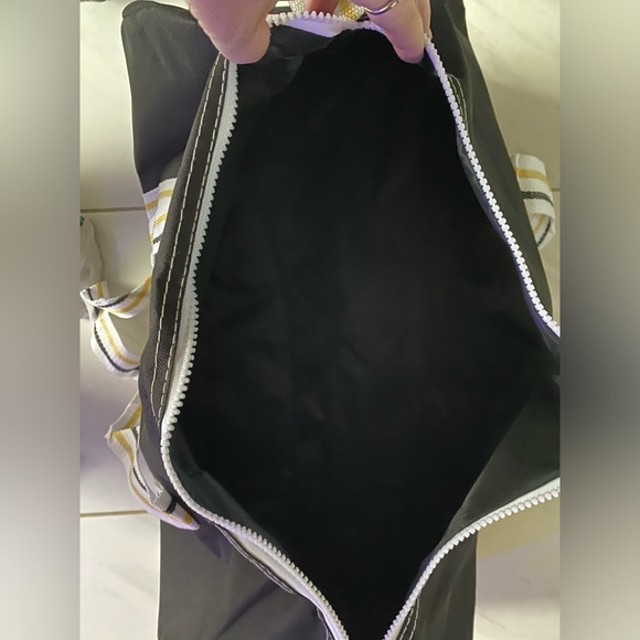 VGK / FIESTA HOTEL Duffle Bag : Brand New but no tags - Picture 2 of 8